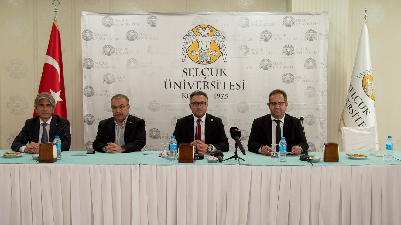 Rektör Aksoy, basın mensuplarıyla buluştu
